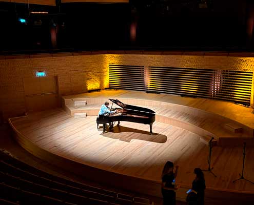 Askaz Cultura. Escenario del concurso de piano para Chopin realizado en Cordoba en el año 2025.